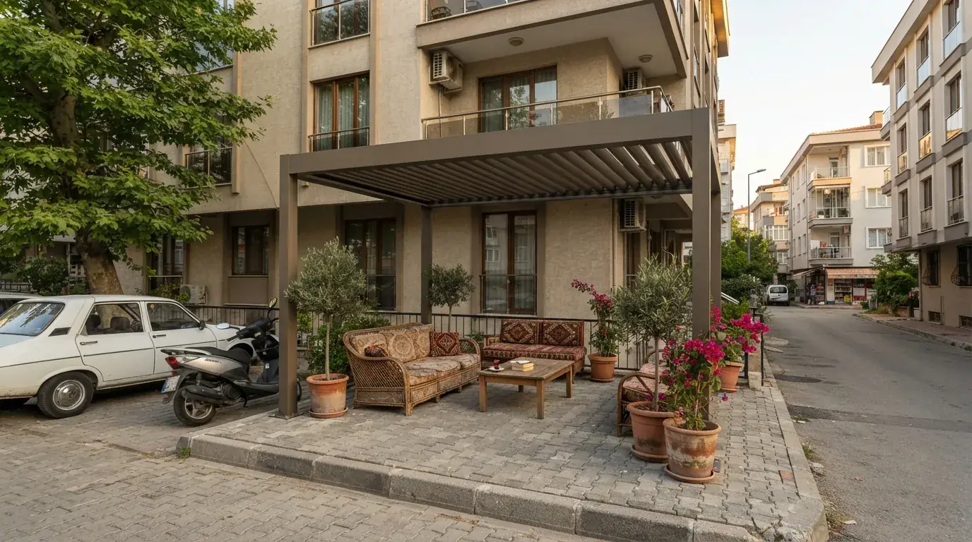 Bornova’da bir plaza terasında kurulan bioklimatik pergola projesi